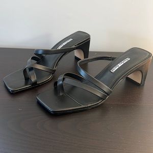 BRAND NEW - Charles David Henry heel